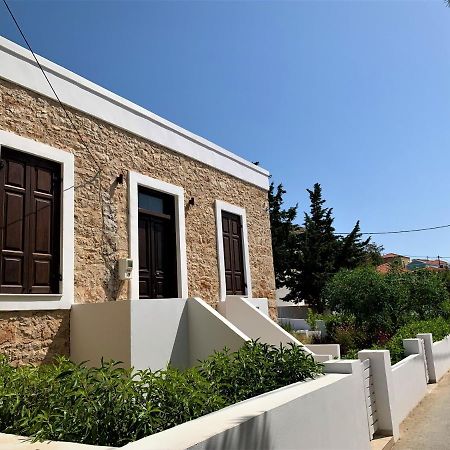 Villa Miranda Chalki Town ภายนอก รูปภาพ