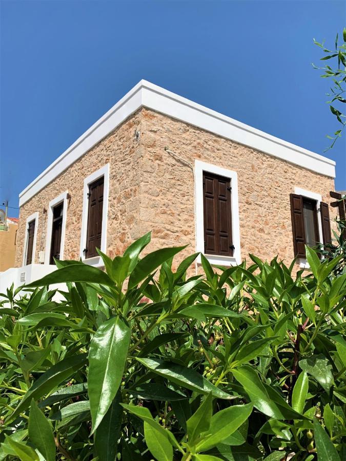 Villa Miranda Chalki Town ภายนอก รูปภาพ