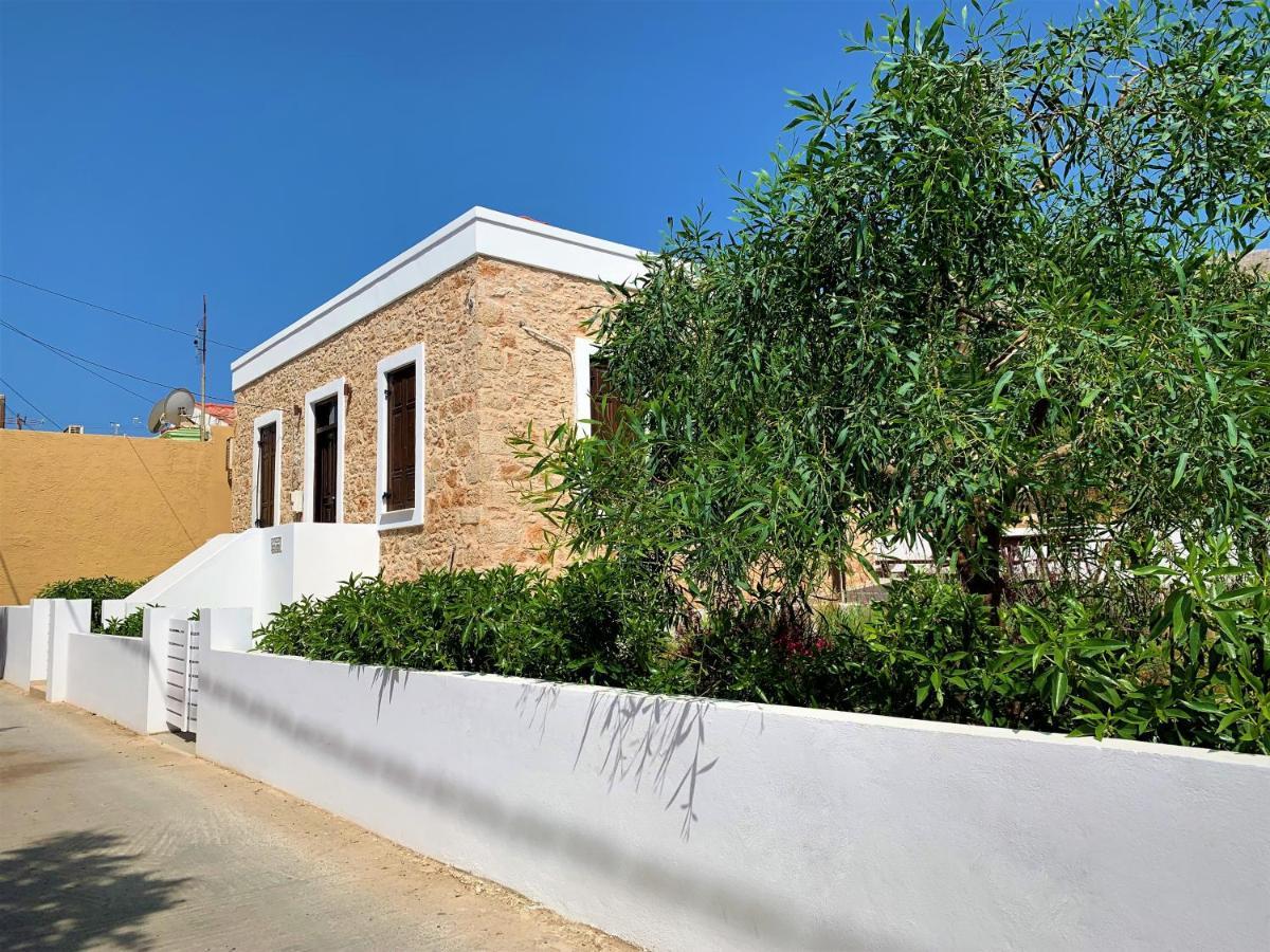 Villa Miranda Chalki Town ภายนอก รูปภาพ