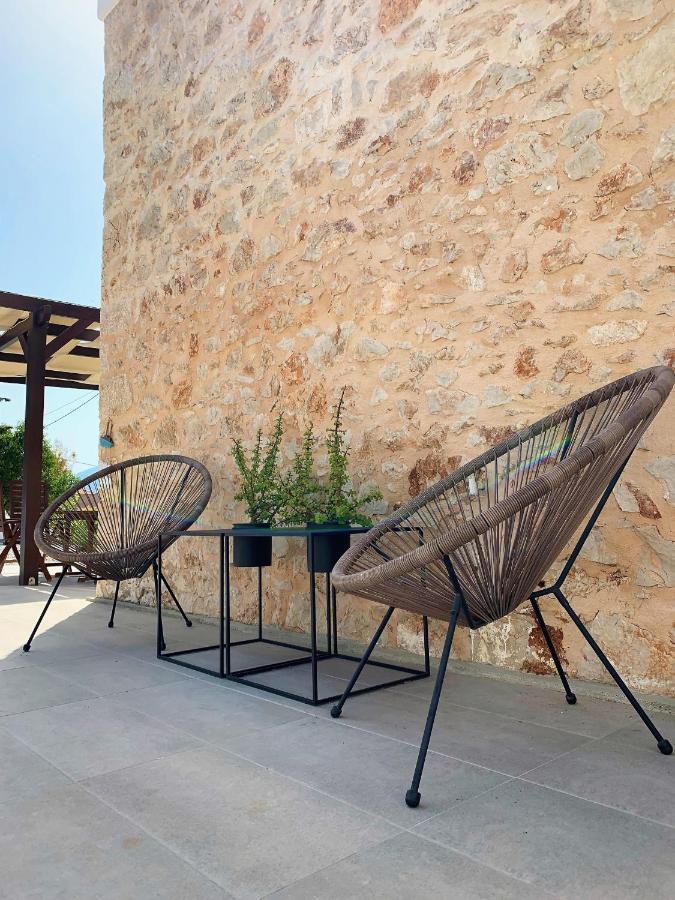 Villa Miranda Chalki Town ภายนอก รูปภาพ